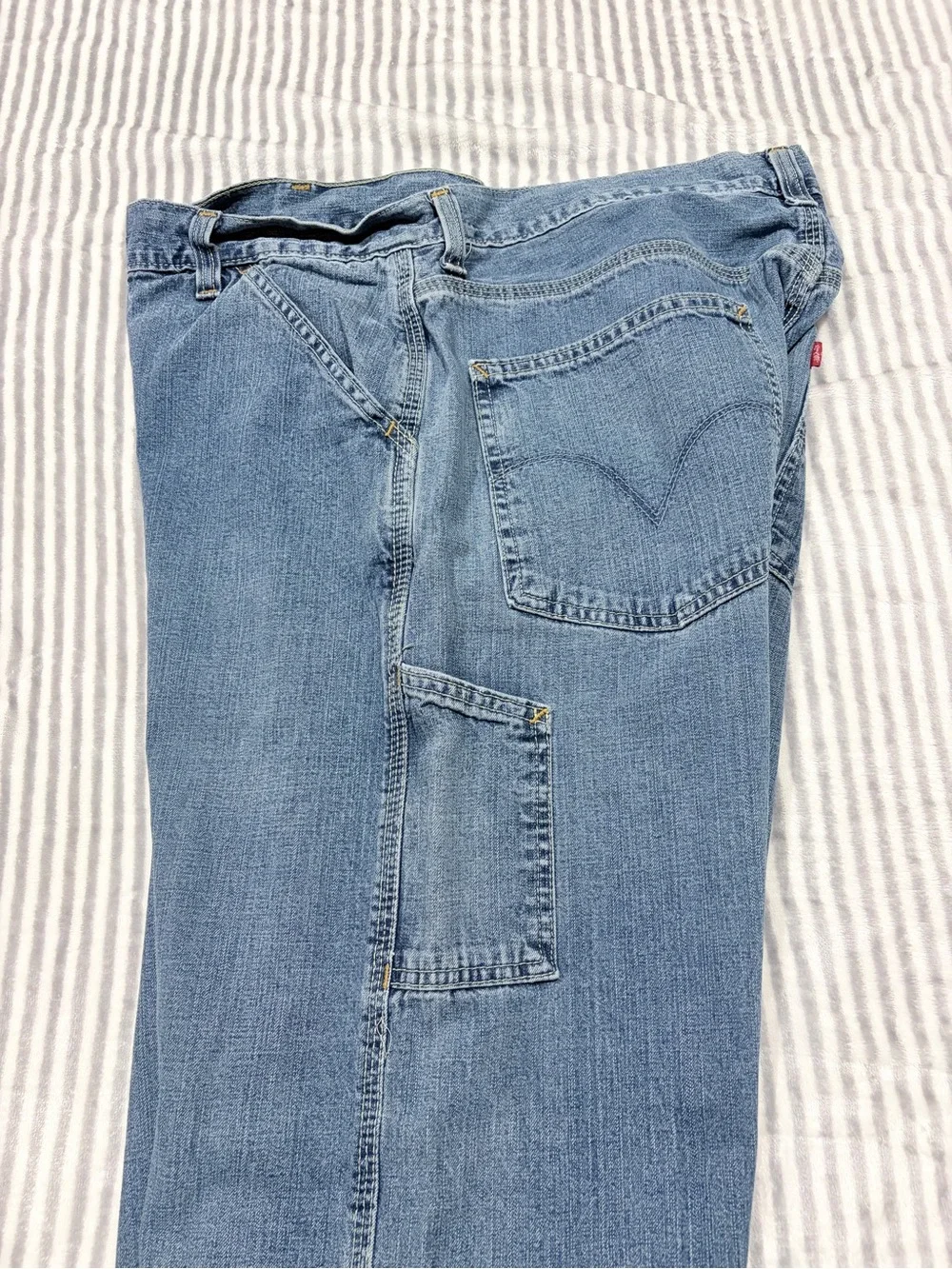 Levi's Men's Relaxed Carpenter Jeans in Medium Blue Denim